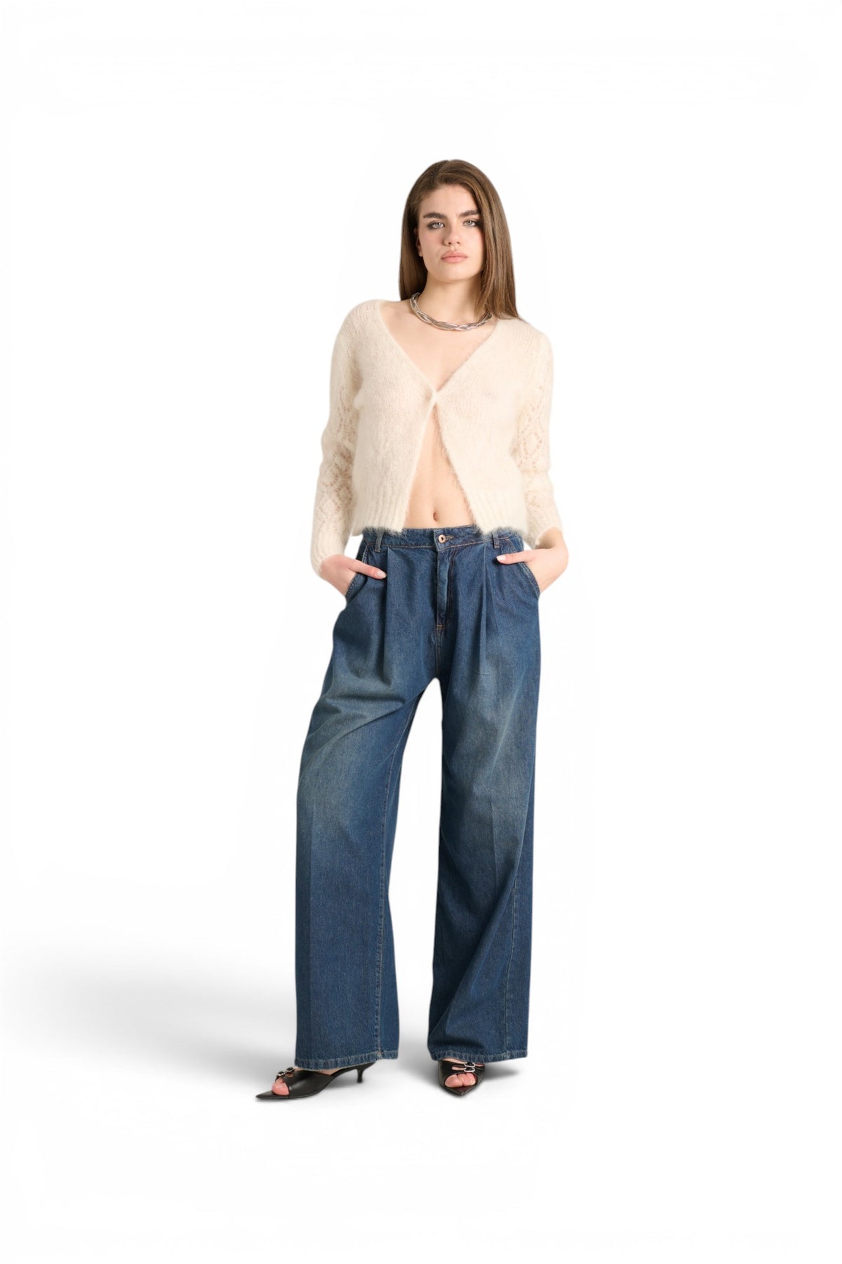 Cindy straight leg jeans in frayed denim with pleats