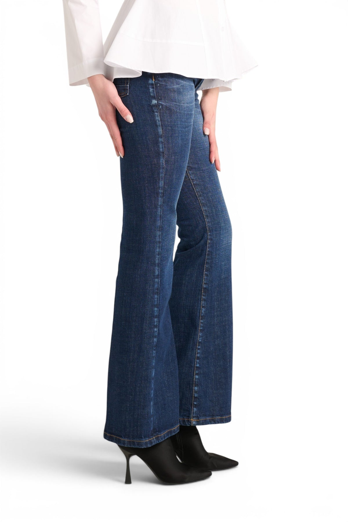 Belen flared slim jeans in cross denim