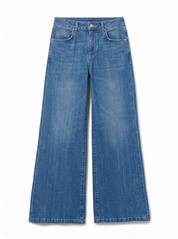 Becca wide-leg jeans in indigo cross denim