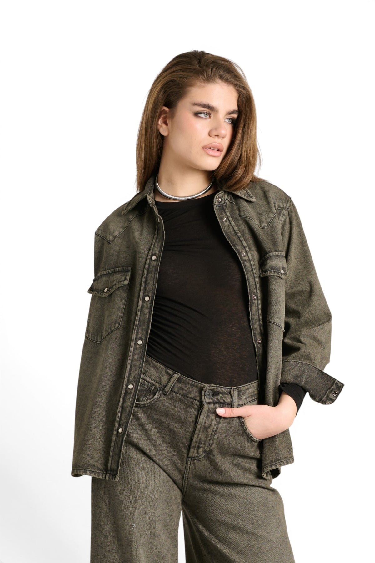 Giacca Camicia Patty boxfit in denim nero cioccolato slegato