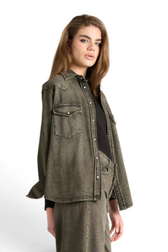 Giacca Camicia Patty boxfit in denim nero cioccolato slegato