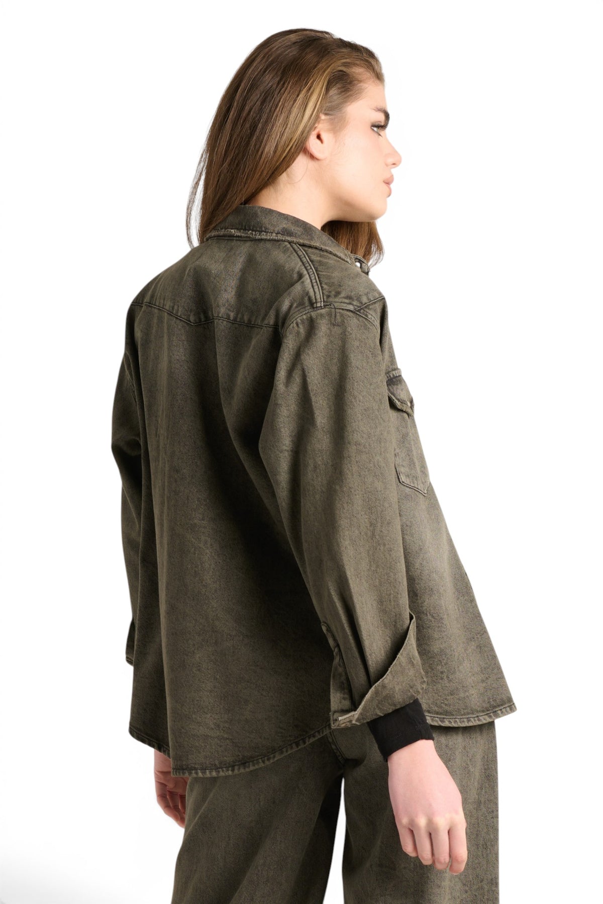 Giacca Camicia Patty boxfit in denim nero cioccolato slegato