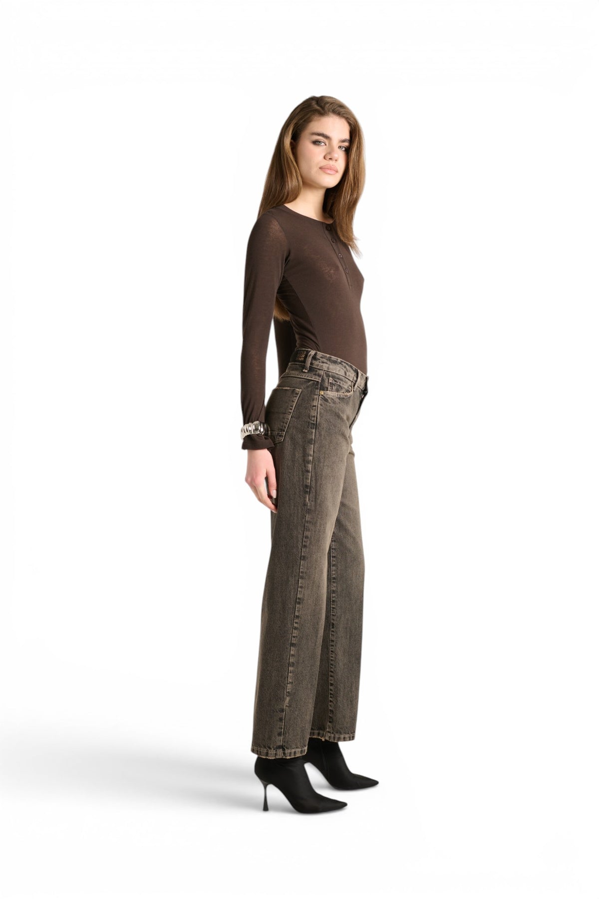 Becky straight-leg jeans in chocolate black denim