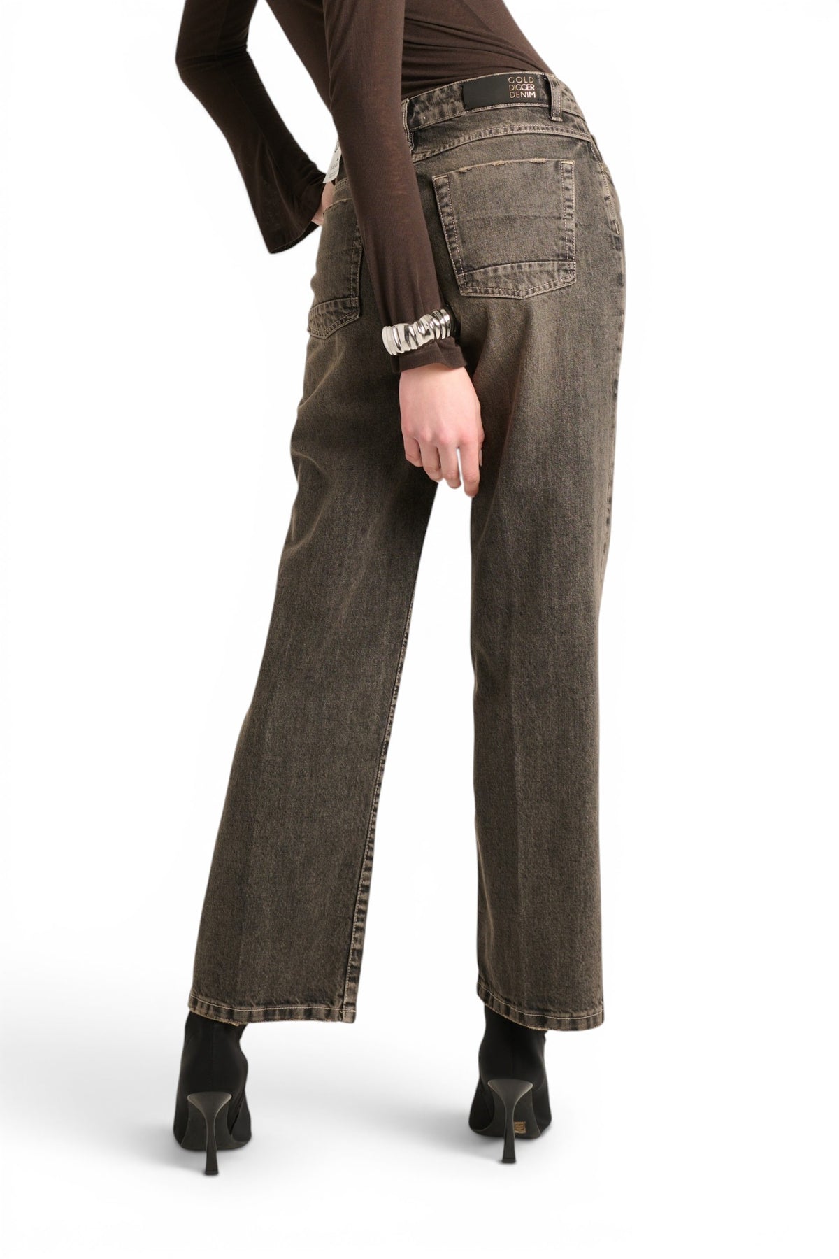 Becky straight-leg jeans in chocolate black denim
