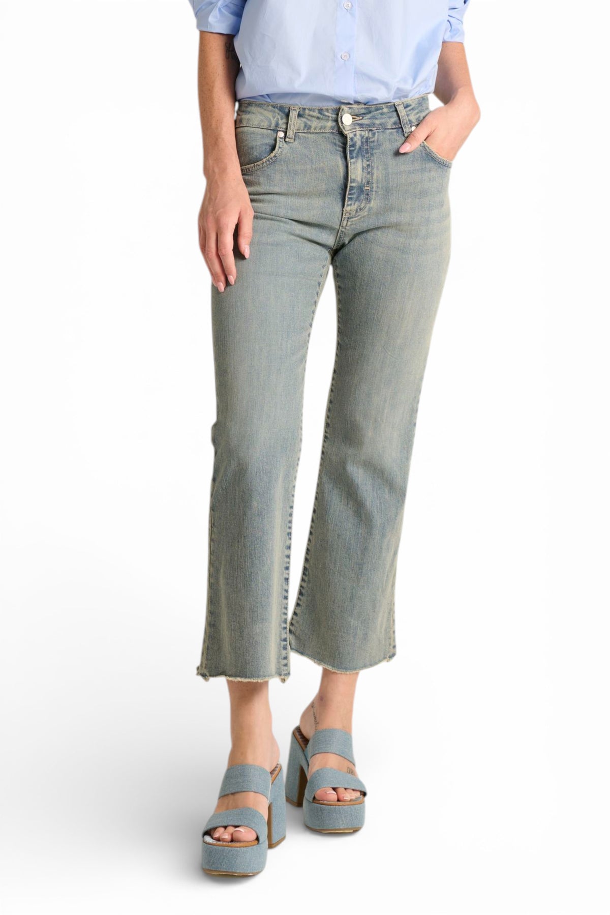 Aurora flared jeans in comfort denim