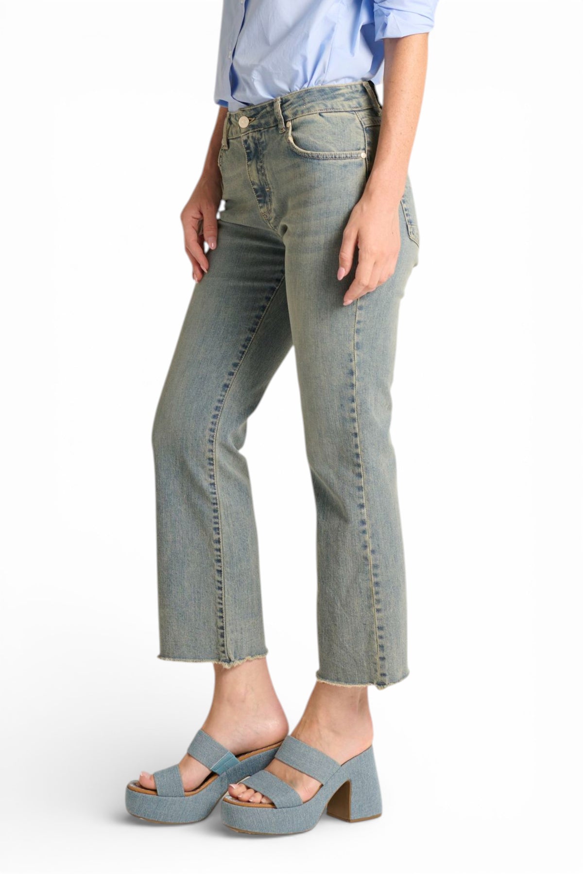 Aurora flared jeans in comfort denim