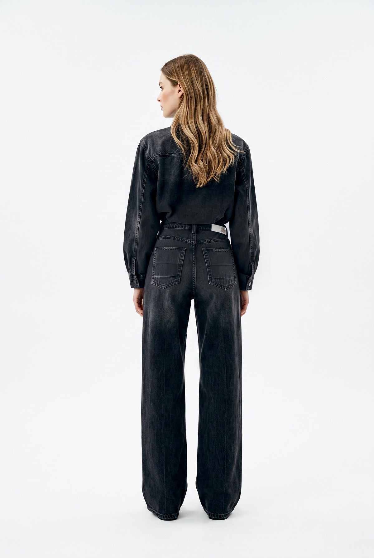 Jumpsuit Mary in drill tinto old con trattamenti denim