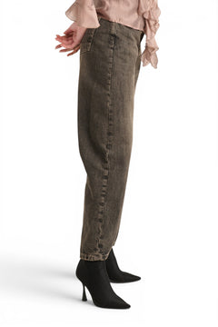 Jeans Amabel barrel in denim nero cioccolato
