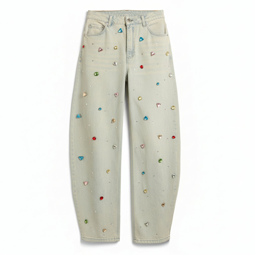 Jeans Ashley barrel con strass e castoni in denim slegato