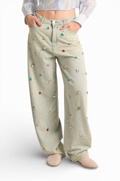 Jeans Ashley barrel con strass e castoni in denim slegato