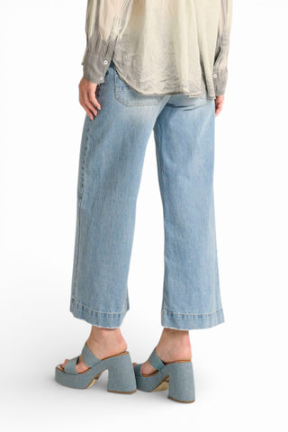Jeans Chica wide leg cropped in denim fermo
