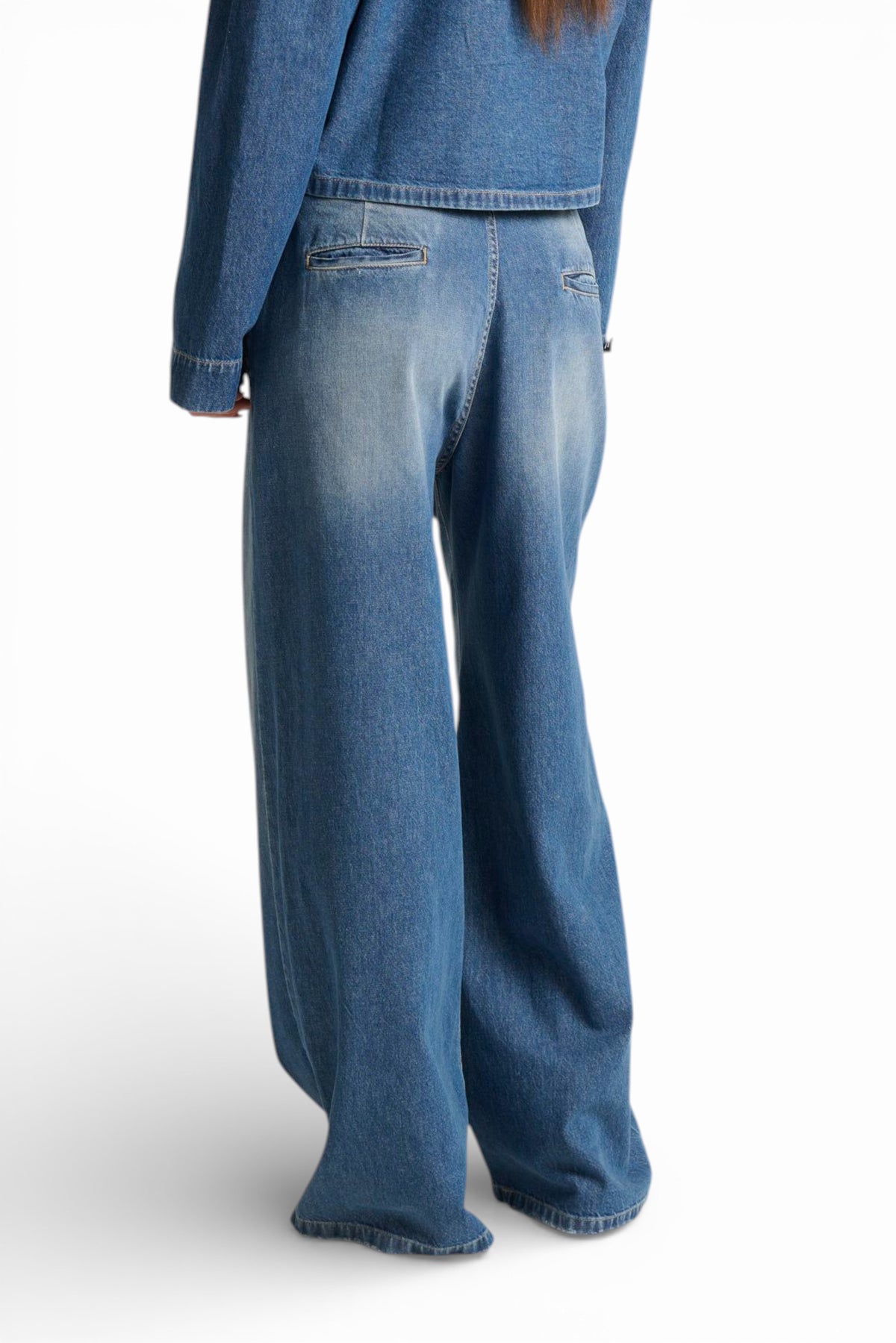 Jeans Born con tasca america a vita regolare in denim slegato