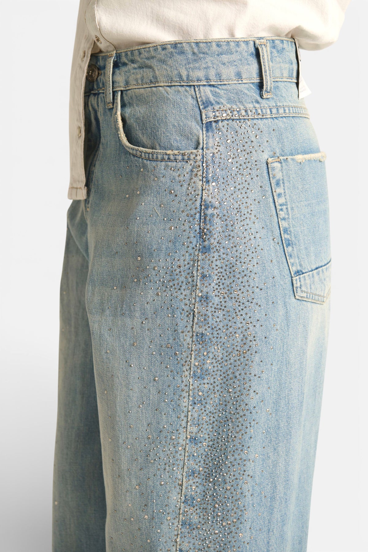 Jeans Anya eggfit con esplosione strass laterale