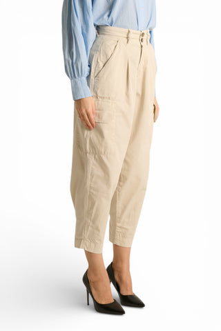 Pantaloni Debora cargo balloon fit in gabardine a vita alta con pinces