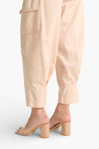 Pantaloni Debora cargo balloon fit in gabardine a vita alta con pinces