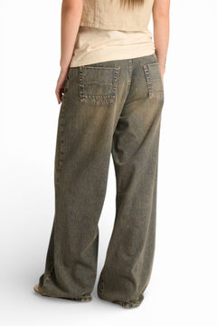 Jeans Ritha oversize straight con riprese al ginocchio in denim slegato
