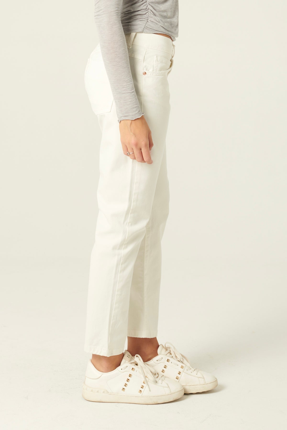 Pantaloni Ava slim regular in drill