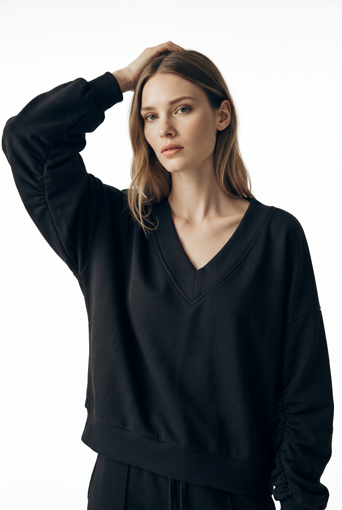 Felpa Pearl oversize con scollo a V e maniche curvate
