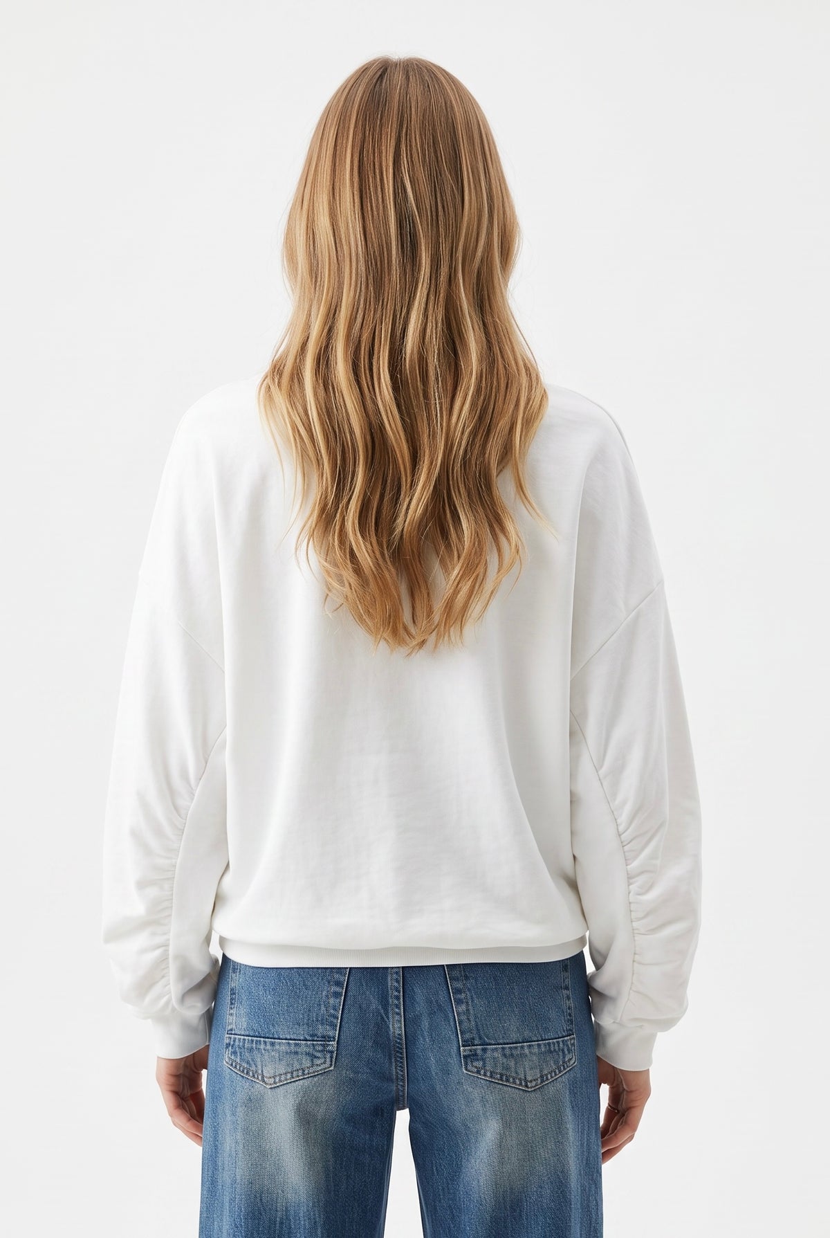 Felpa Pearl oversize con scollo a V e maniche curvate