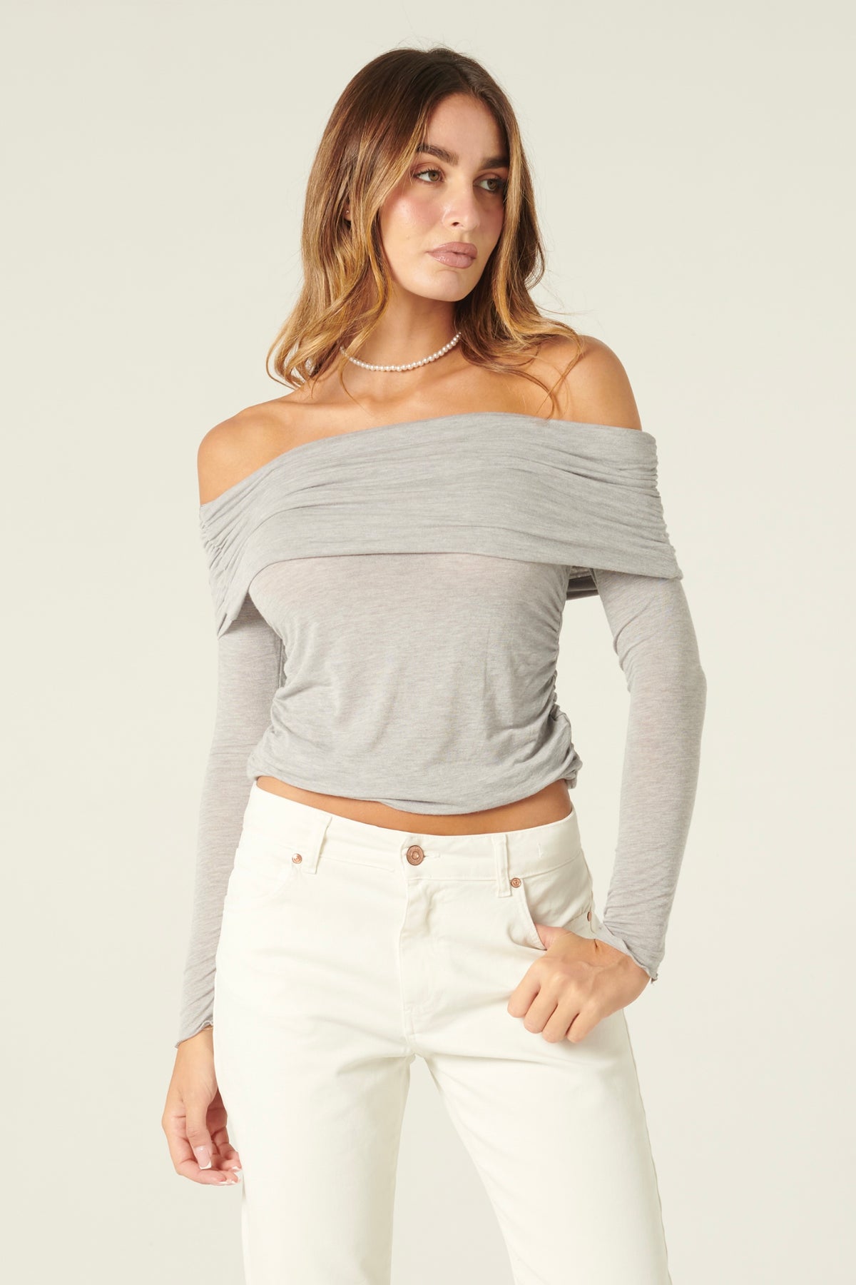 Maglia Vera con collo ribaltato con arricci in misto cashmere