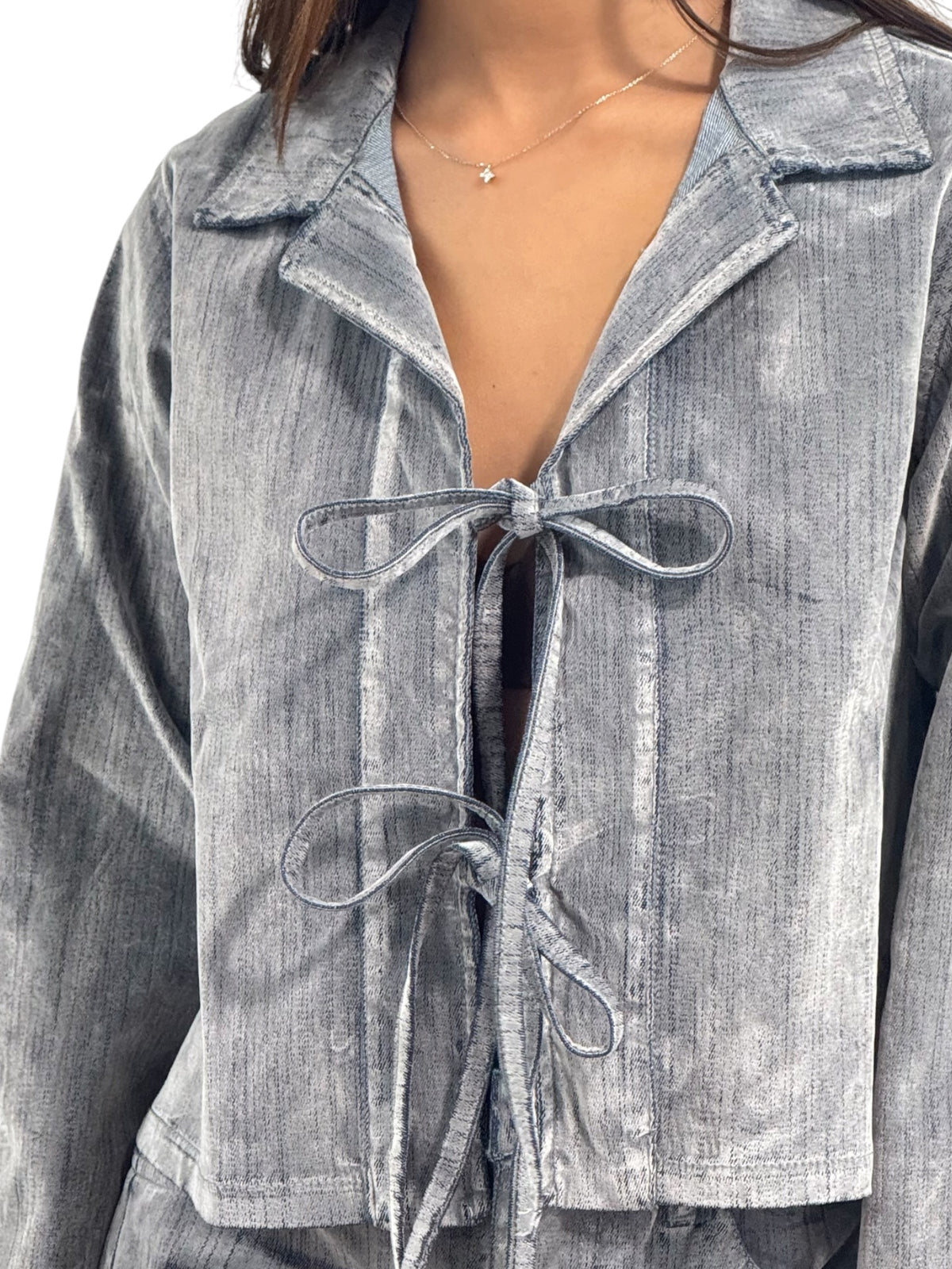 Giacca Camicia Sara boxfit in denim floccato con lacci