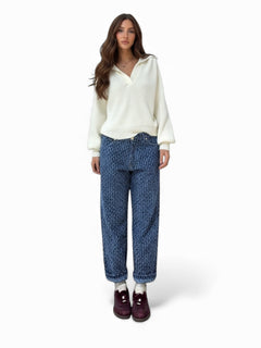 Jeans Arya denim 100% cotone - modella frontale intera
