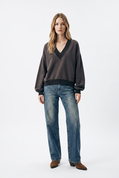 Felpa Pearl oversize con scollo a V e maniche curvate