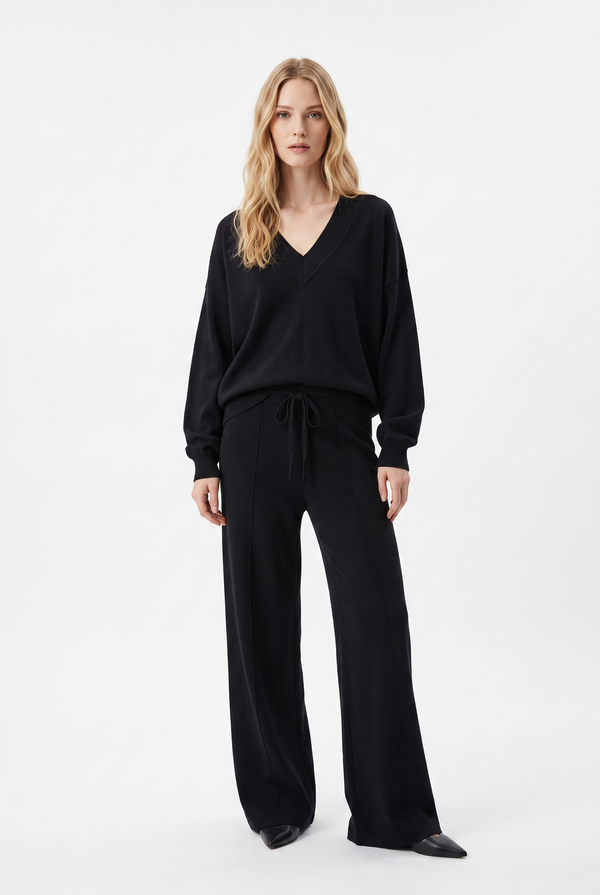 Felpa Pearl oversize con scollo a V e maniche curvate