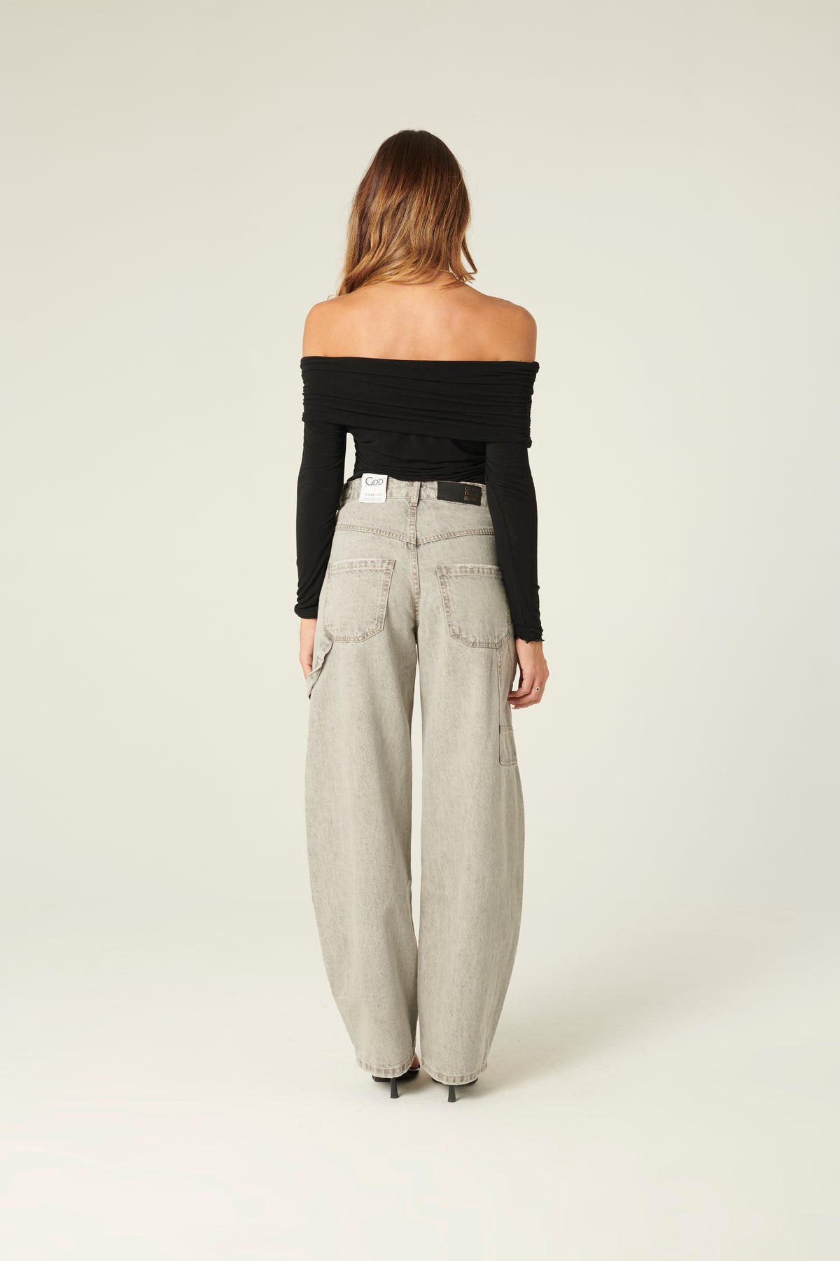 Maglia Vera con collo ribaltato con arricci in misto cashmere