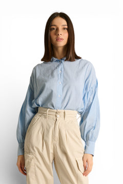 Camicia Yanira con collo coreano e maniche a sbuffo