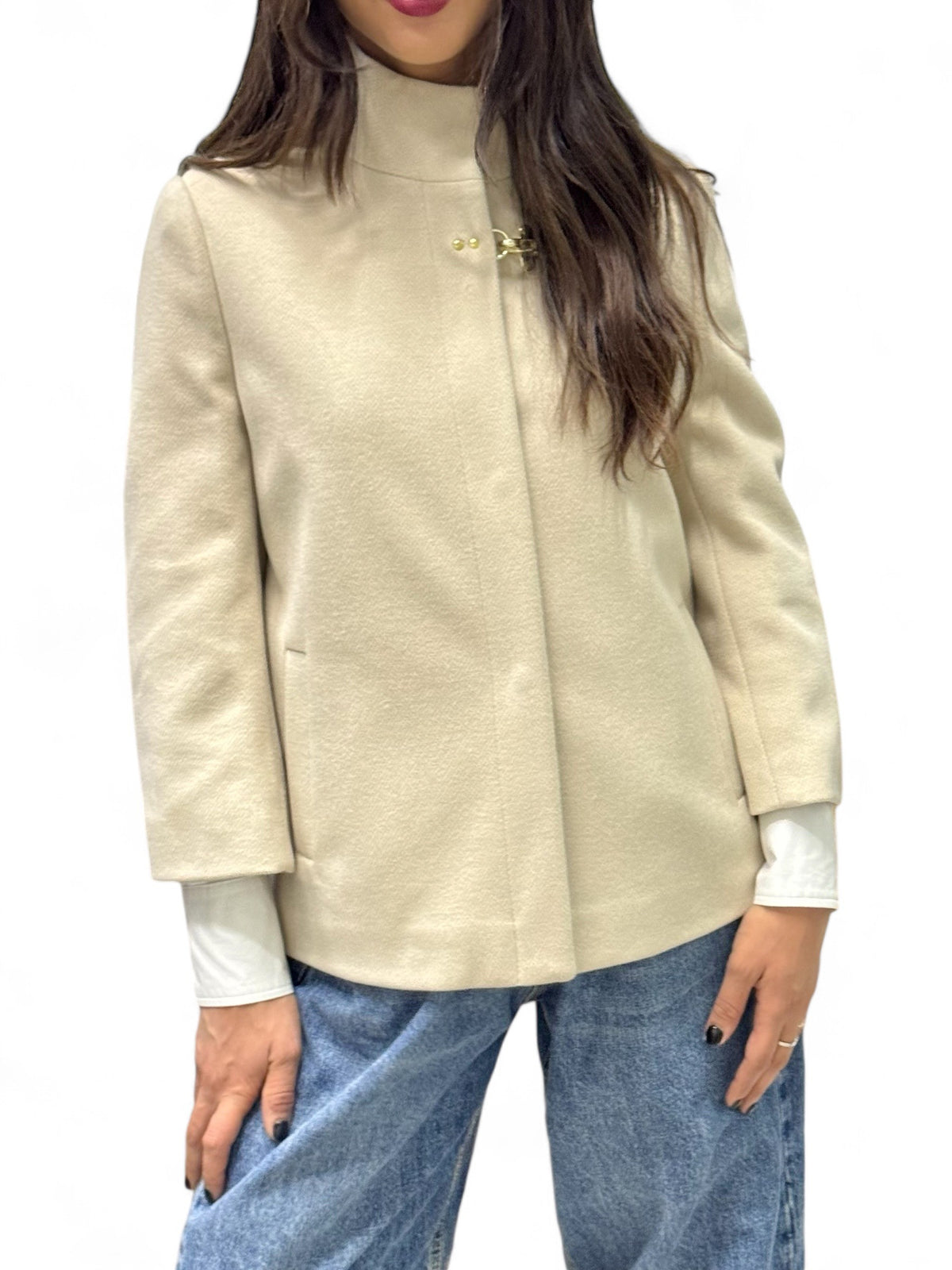 Cappa beige con abbottonatura moschettone