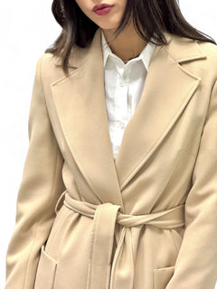 Cappotto lungo beige con fusciacca in tessuto tecnico