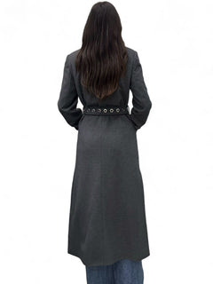 Cappotto dark grey lungo con spacchi laterali e applicazione occhielli