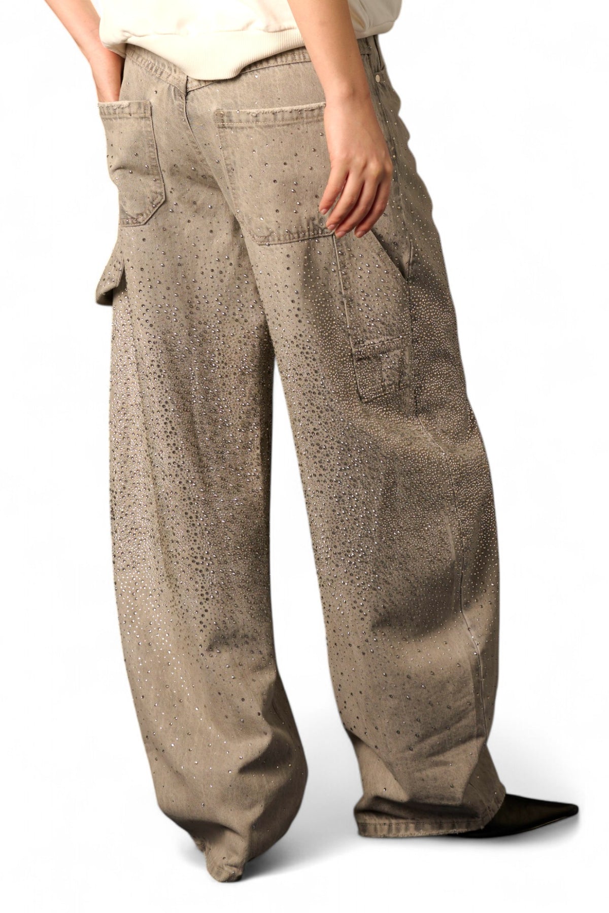 Jeans Charli barrel fit in denim grigio con esplosione strass