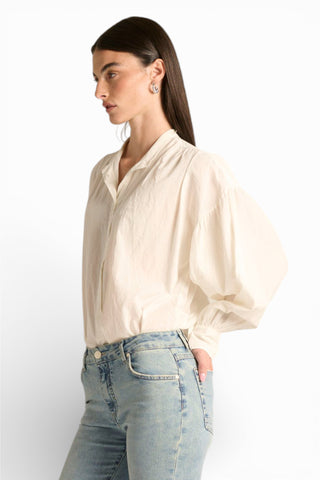 Camicia Yanira con collo coreano e maniche a sbuffo