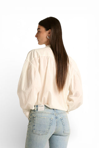 Camicia Yanira con collo coreano e maniche a sbuffo