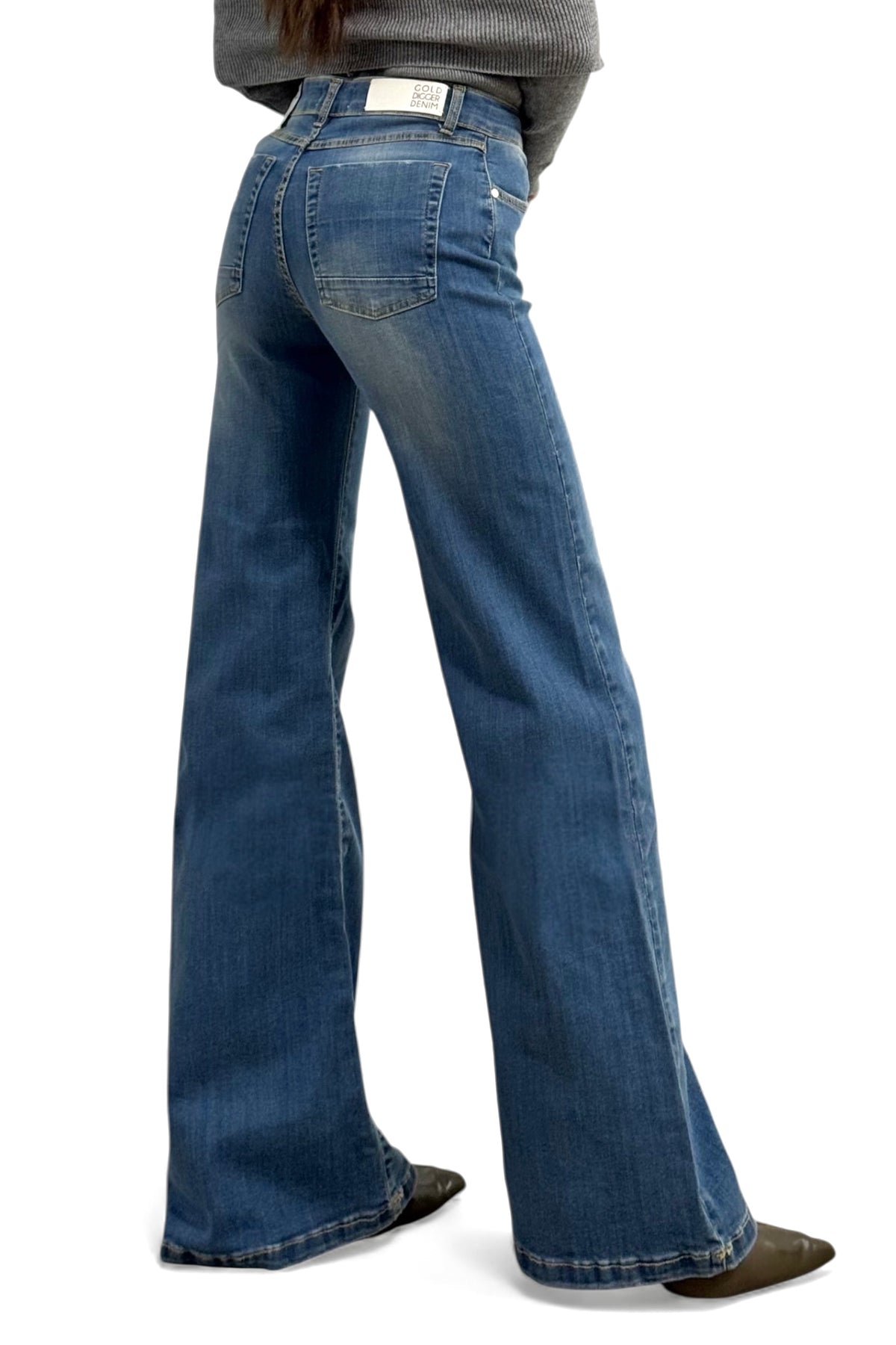 Jeans Blue flared denim stretch - dettaglio laterale vestibilità universale
