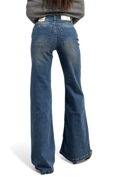 Jeans Blue flared - vista posteriore lavaggio medio versatile
