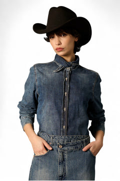 Camicia Pia in denim con collo a punta