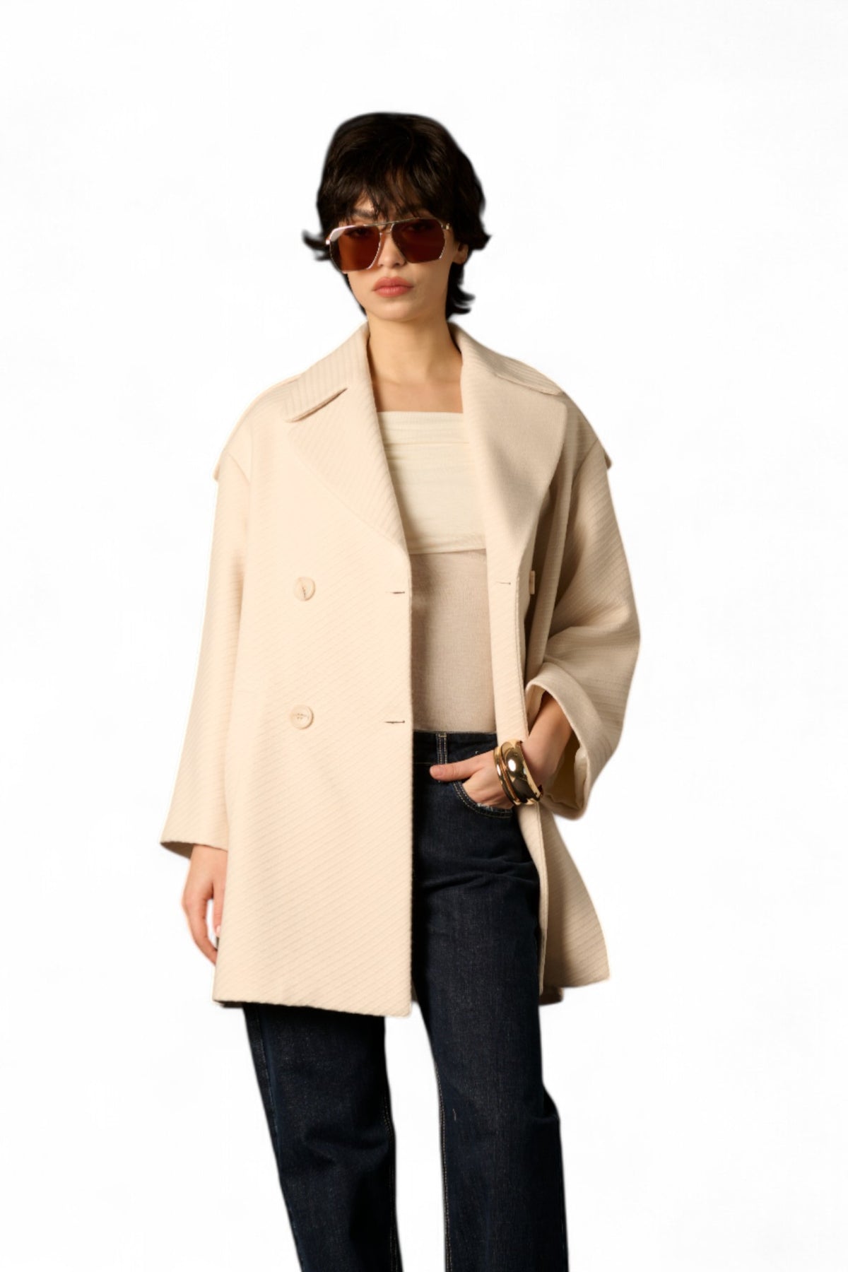 Cappotto Shay - dettaglio alamari sulle spalle carattere distintivo
