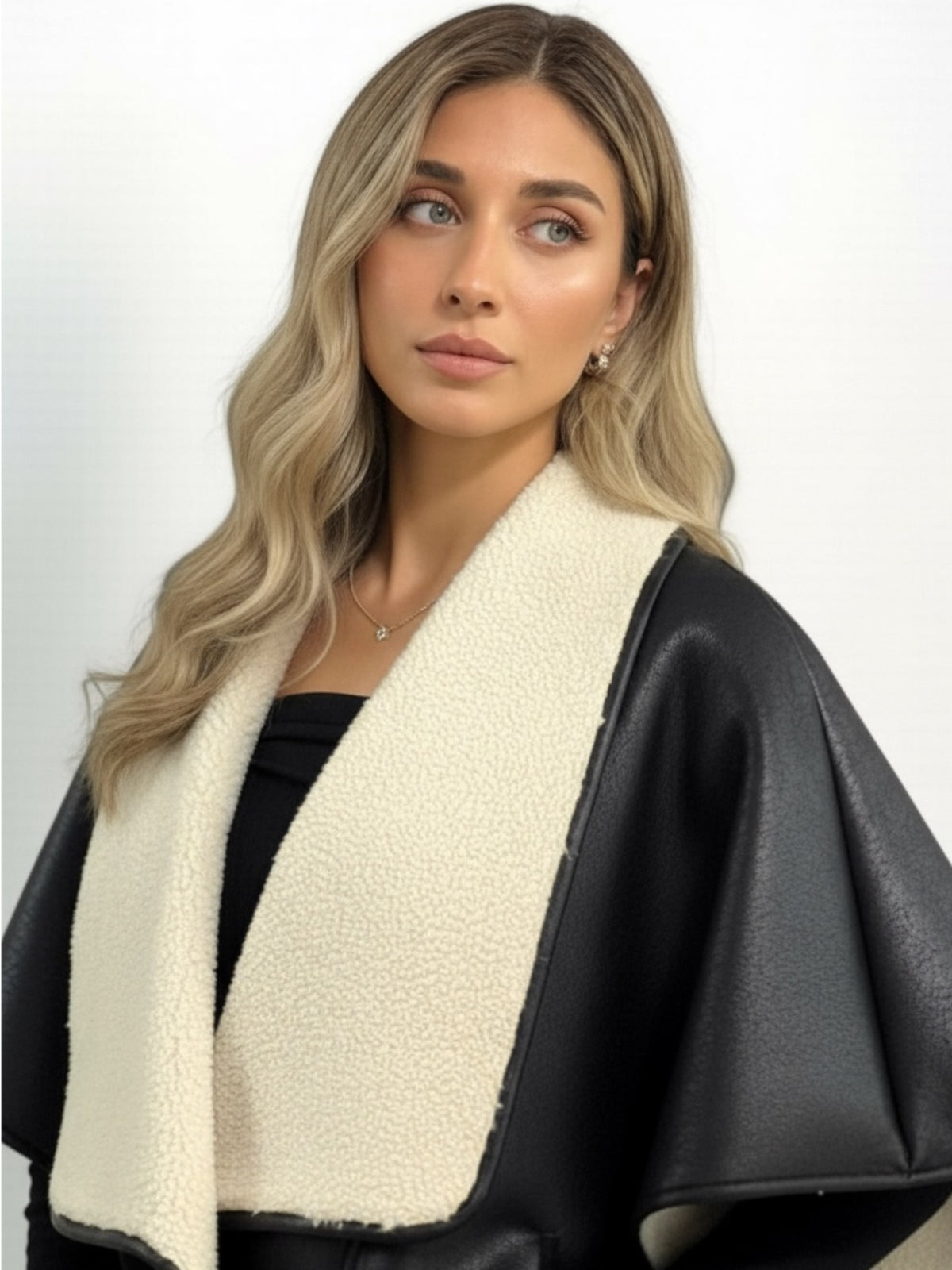 Mantella Tracy con teddy - dettaglio calore comfort montone
