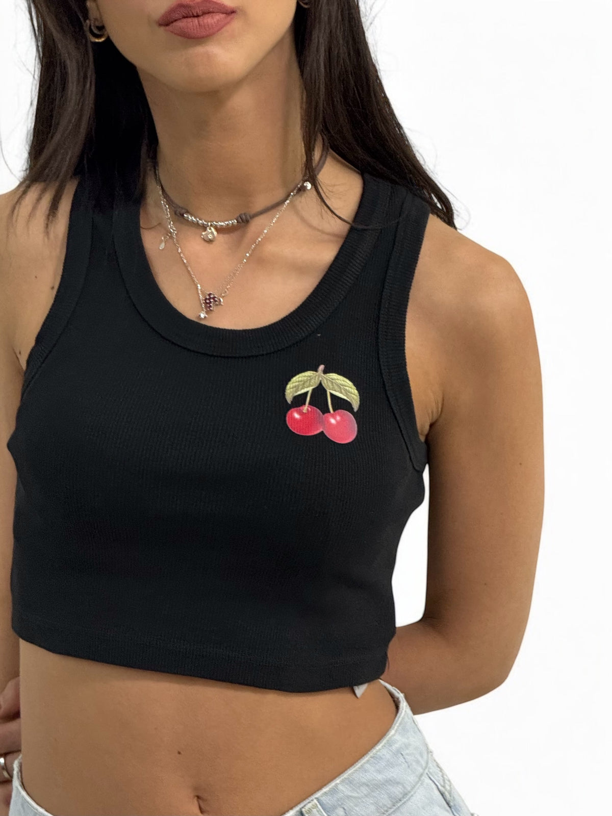 Canotta cropped YUKA in costina con stampa CHERRY