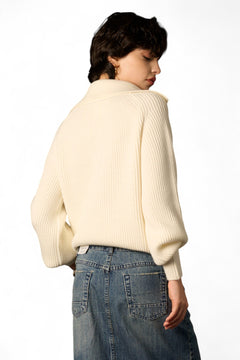 Maglia Yvonne con scollatura a polo e manica a sbuffo